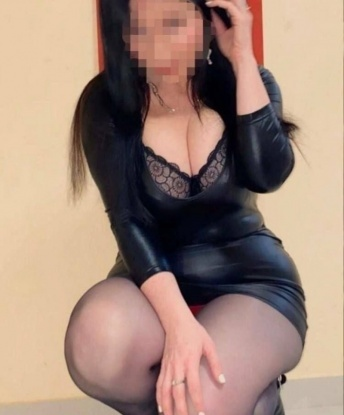 Я создана для того, чтобы исполнить все твои фантазии и желания. 💋
У меня широкий спектр услуг: классический секс, оральные ласки, эротический массаж. Также я могу стать твоей идеальной компаньонкой на различных мероприятиях и деловых встречах. Все, что ты выберешь, будет исполнено с максимальной страстью и индивидуальным подходом.
Мои клиенты говорят, что встречи со мной оставляют незабываемые впечатления. Доверься моим нежным рукам и ощути настоящую страсть! У меня есть отличные отзывы, которые говорят сами за себя. 🌟
На моих фото ты можешь увидеть мою прекрасную фигуру и искорки страсти в глазах. Ты точно не останешься разочарован, увидев меня в реальности. 😍
Так что, живешь ли ты в Москве или просто находишься в гостях, приходи ко мне, и я окуну тебя в мир наслаждения и счастья. Я буду ждать тебя, чтобы сделать нашу встречу незабываемой. Позвони мне и давай сегодня же начнем наше приключение! 🌹💋 Карина